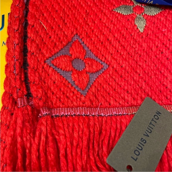 NWT LV LOGOMANIA RED WOOL SILK SCARF BOX RIBBON INCLUDED - Picture 6 of 8